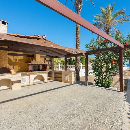 Villa Maria Beachfront Residence คิโอตาริ ภายนอก รูปภาพ