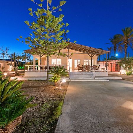Villa Maria Beachfront Residence คิโอตาริ ภายนอก รูปภาพ