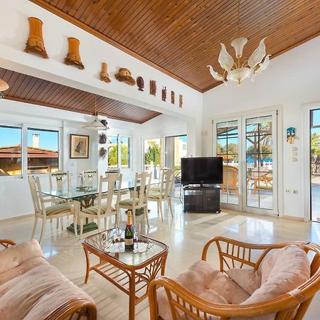 Villa Maria Beachfront Residence คิโอตาริ ภายนอก รูปภาพ