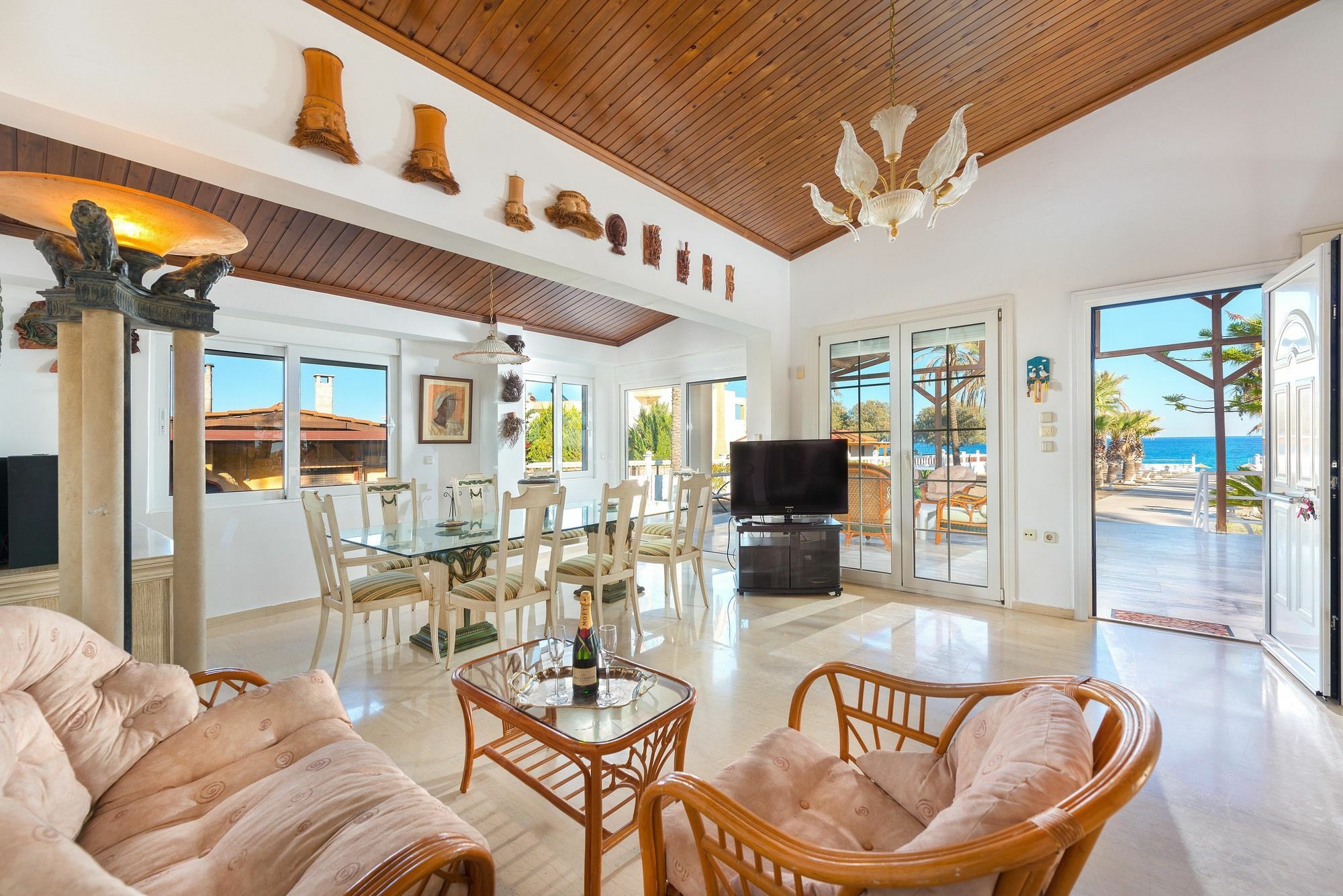 Villa Maria Beachfront Residence คิโอตาริ ภายนอก รูปภาพ