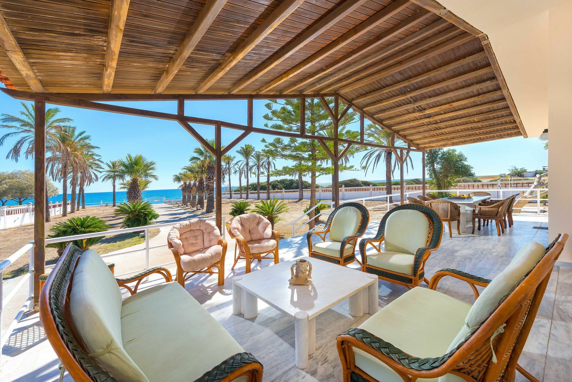 Villa Maria Beachfront Residence คิโอตาริ ภายนอก รูปภาพ