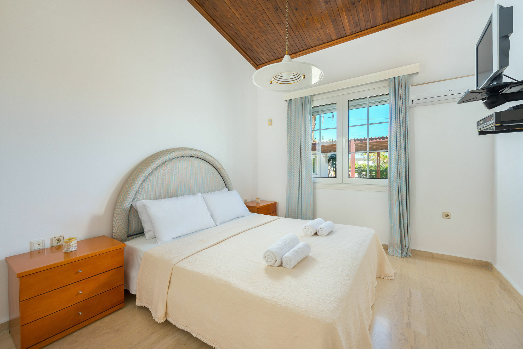 Villa Maria Beachfront Residence คิโอตาริ ภายนอก รูปภาพ
